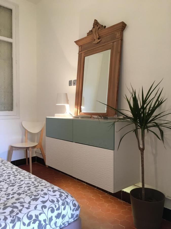 Your Home In Marseille*** Стая снимка